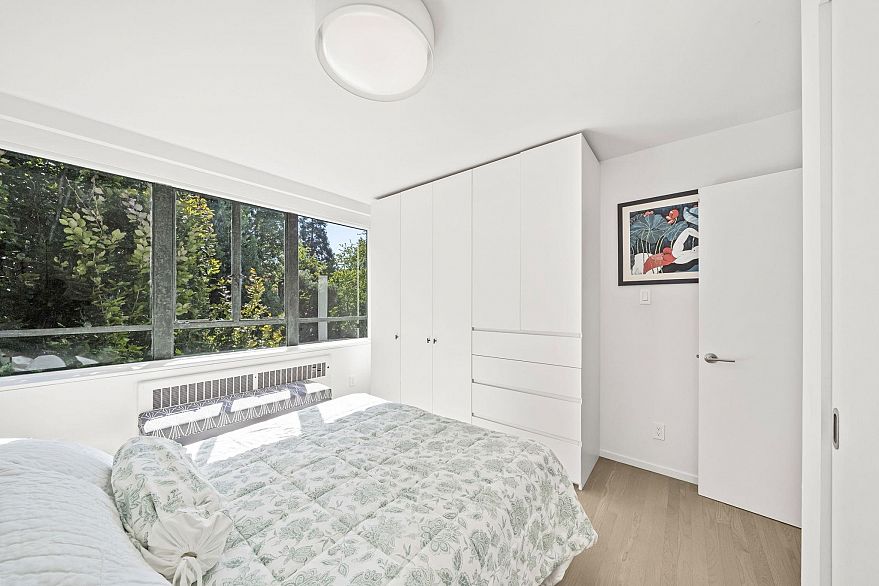817 1445 Marpole Avenue