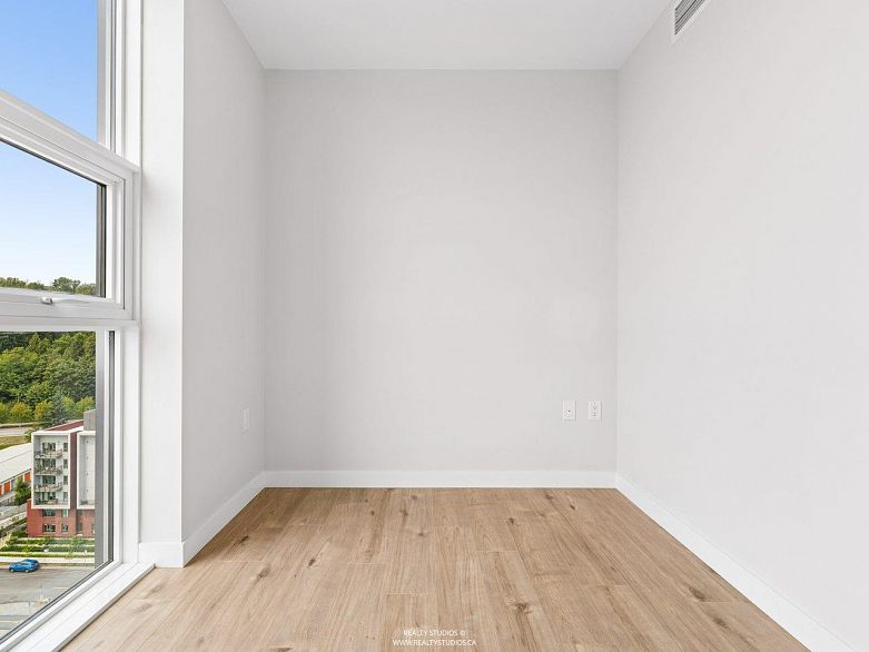 1401 3430 E Kent Avenue