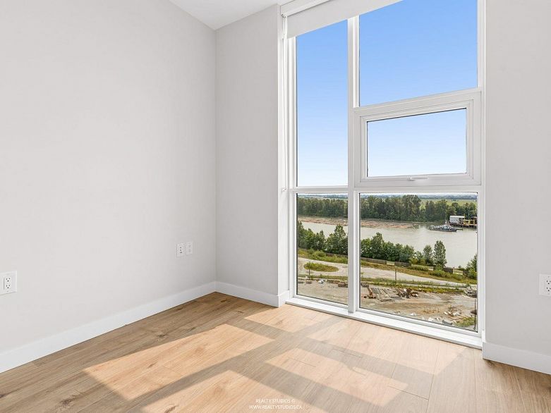 1401 3430 E Kent Avenue