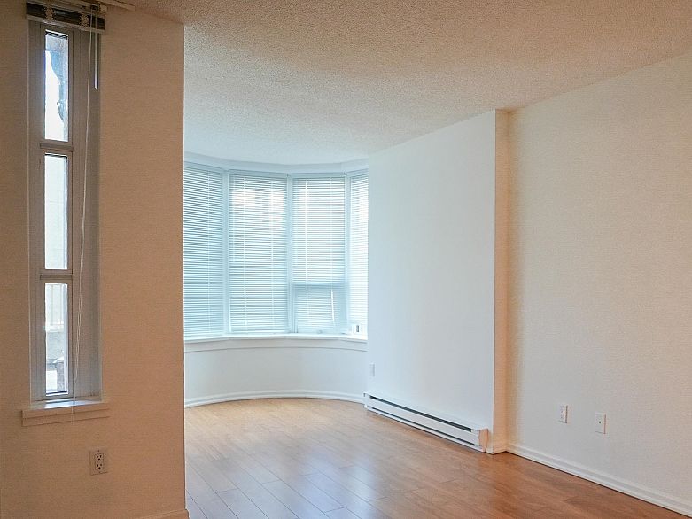 101 1845 Robson Street
