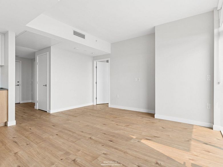 1401 3430 E Kent Avenue