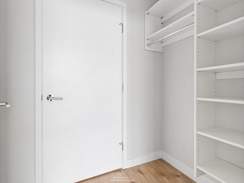 1401 3430 E Kent Avenue