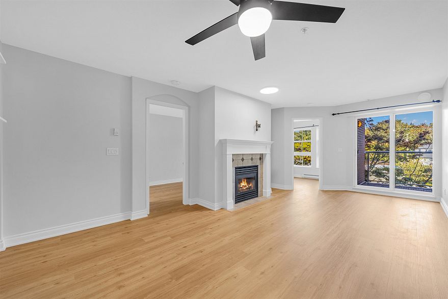 313 5723 Collingwood Street
