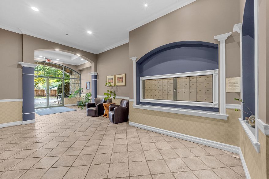 313 5723 Collingwood Street