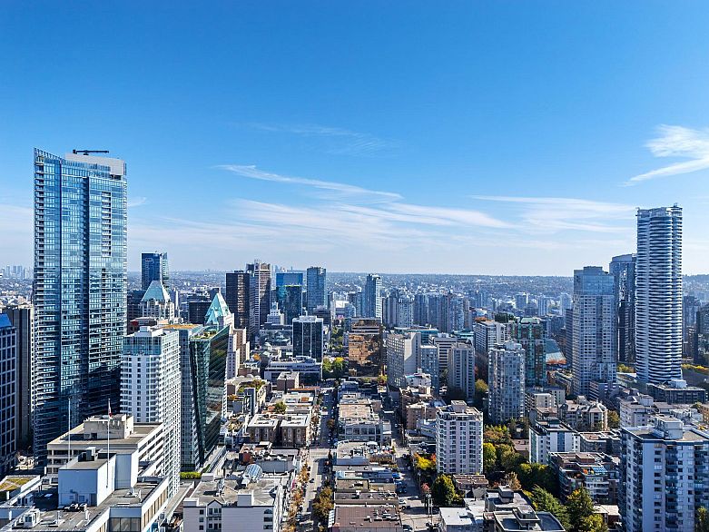 803 1270 Robson Street