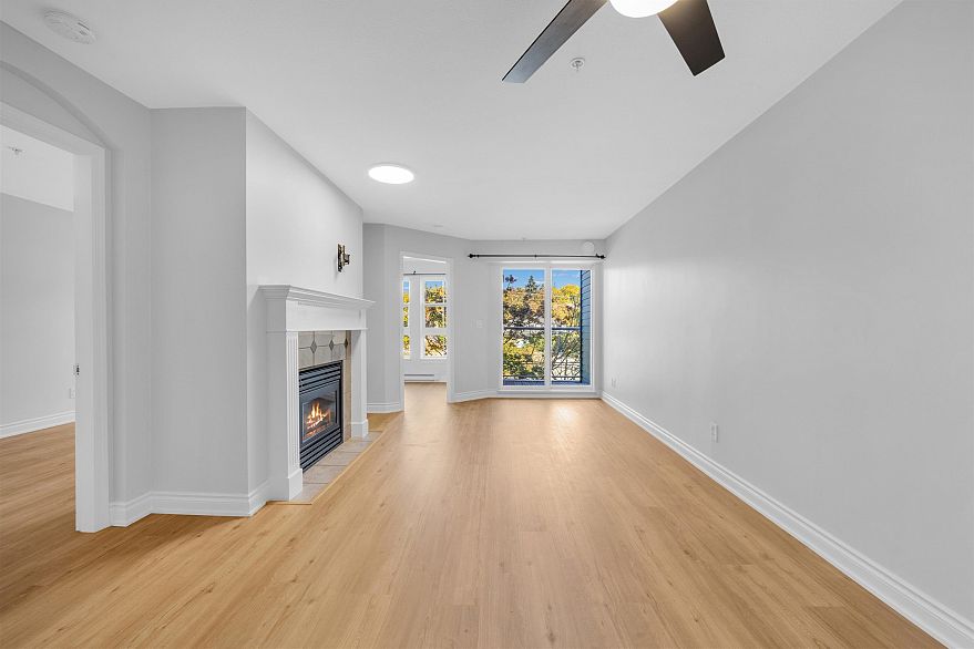313 5723 Collingwood Street