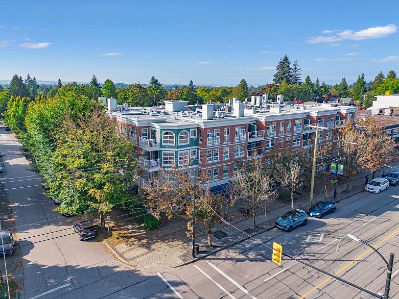 313 5723 Collingwood Street