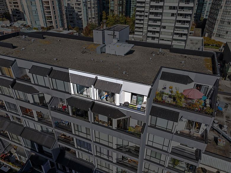 803 1270 Robson Street