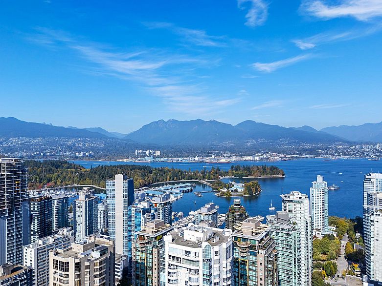 803 1270 Robson Street
