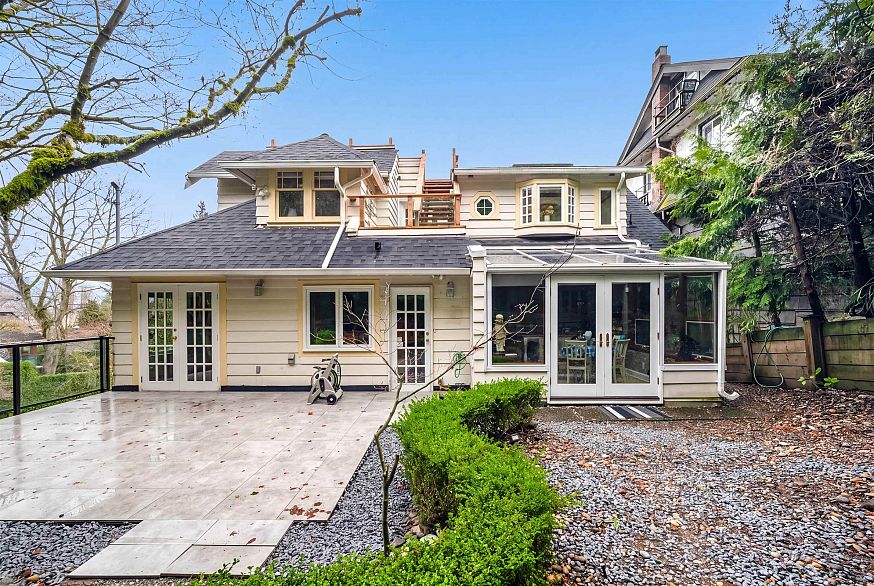 4396 Locarno Crescent