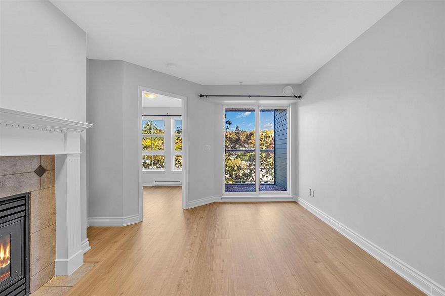313 5723 Collingwood Street
