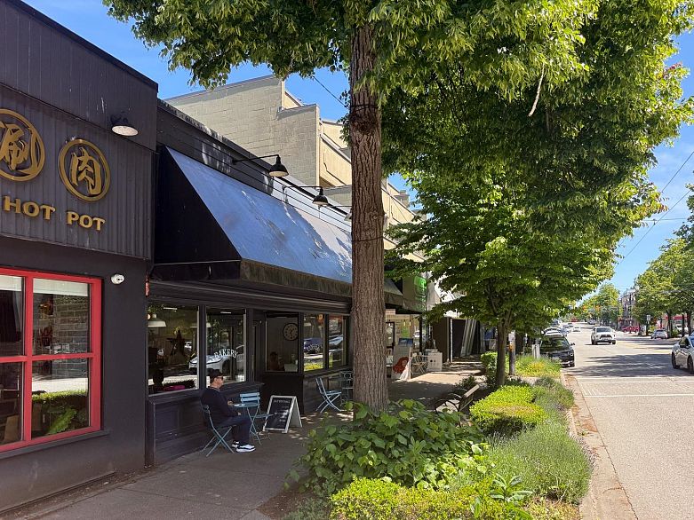 2950 W 8th Avenue