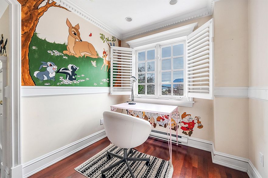 4396 Locarno Crescent