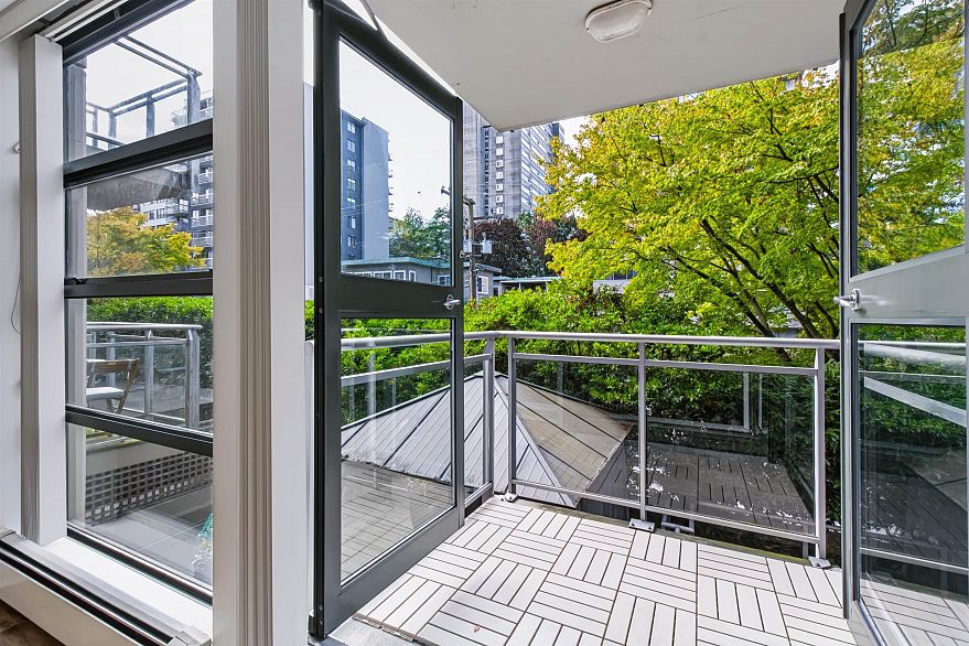 202 1688 Robson Street
