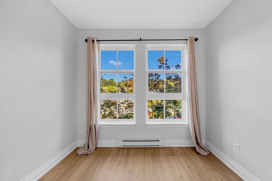 313 5723 Collingwood Street