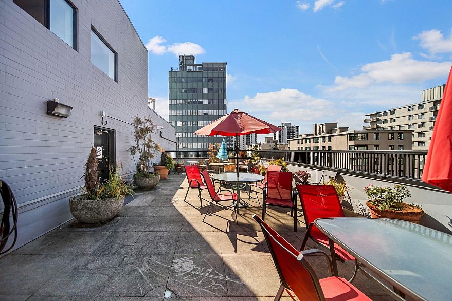 803 1270 Robson Street