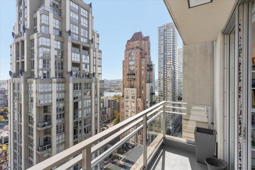 2303 1225 Richards Street
