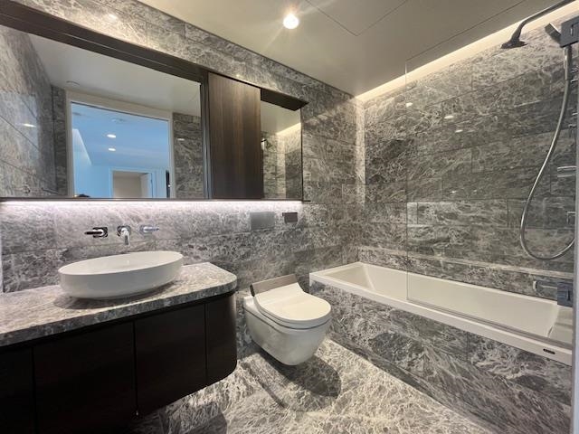 902 1408 Robson Street