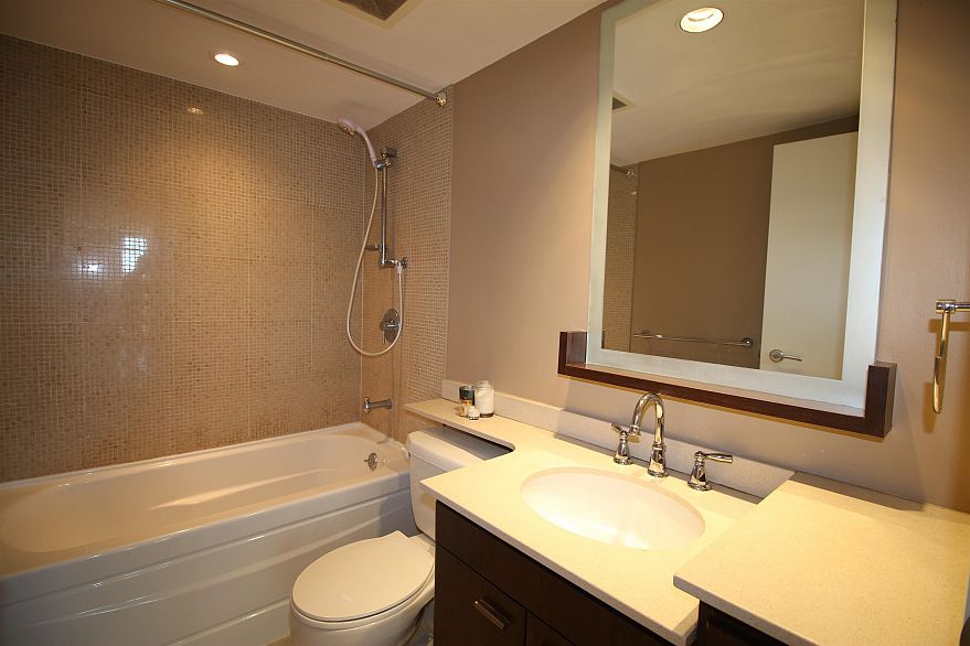 1606 583 Beach Crescent