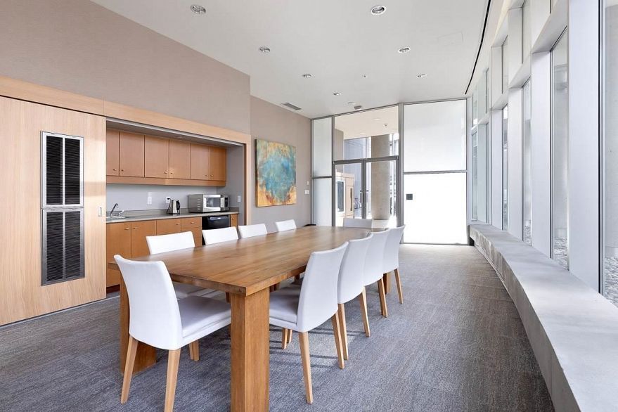 1606 583 Beach Crescent