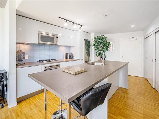 1506 108 W Cordova Street