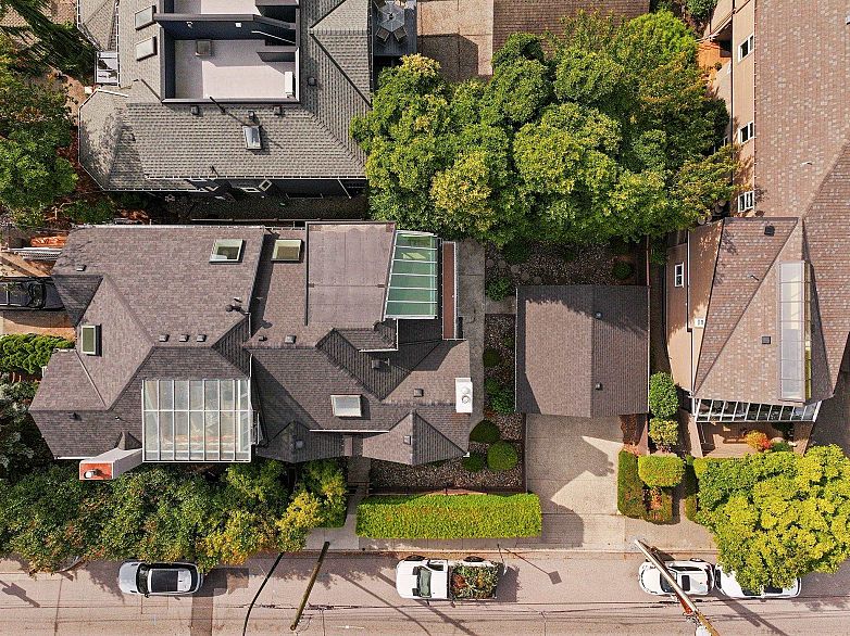 1885 Macdonald Street