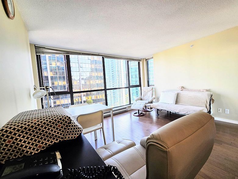 1109 1367 Alberni Street