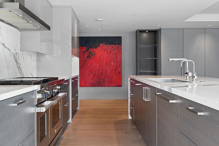1701 1139 W Cordova Street