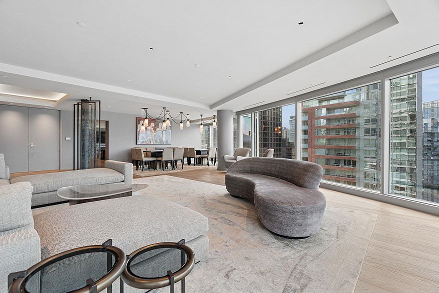 1701 1139 W Cordova Street