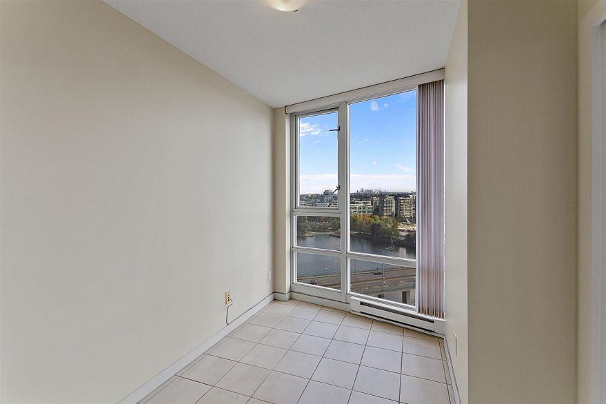 2306 1033 Marinaside Crescent