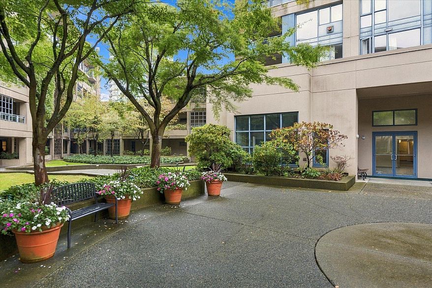 603 183 Keefer Place