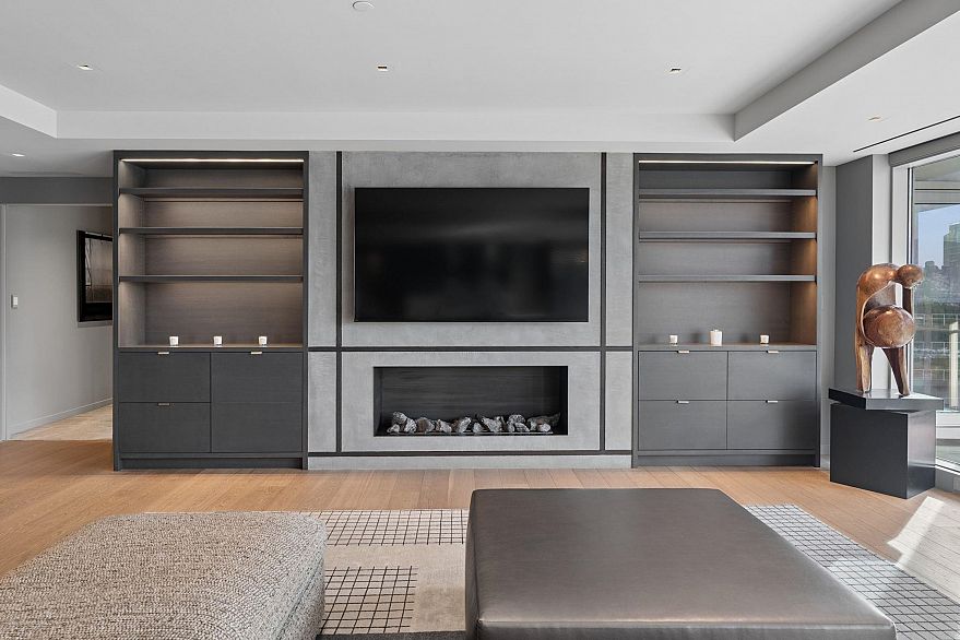 1701 1139 W Cordova Street