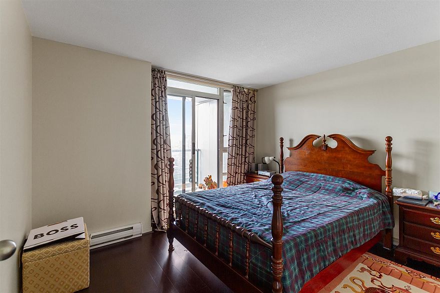 2306 1033 Marinaside Crescent