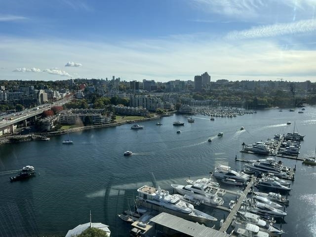 2306 1033 Marinaside Crescent