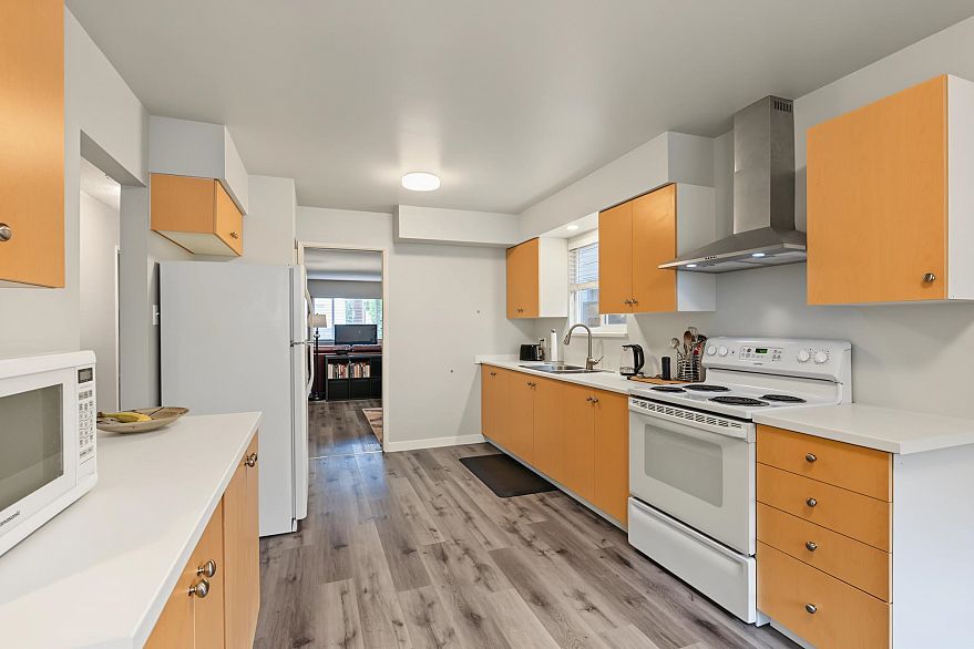 132-134 W 12th Avenue