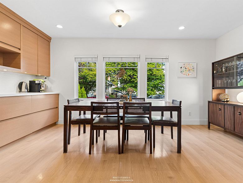 558 W 19th Avenue