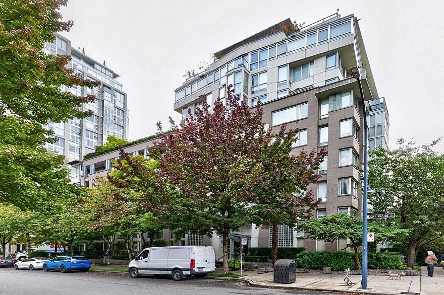 TH108 1288 Marinaside Crescent