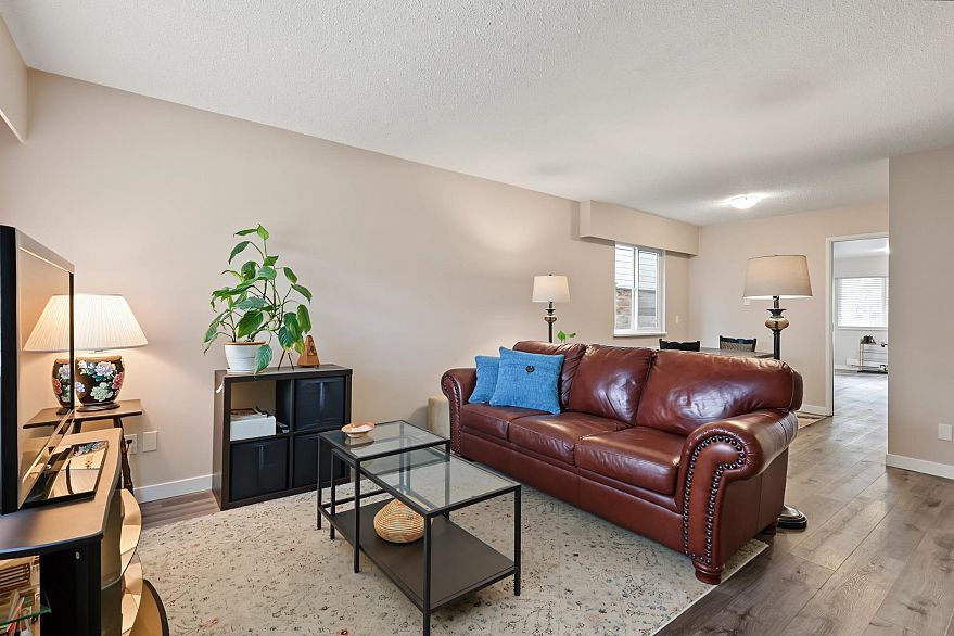 132-134 W 12th Avenue