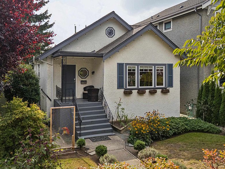 558 W 19th Avenue
