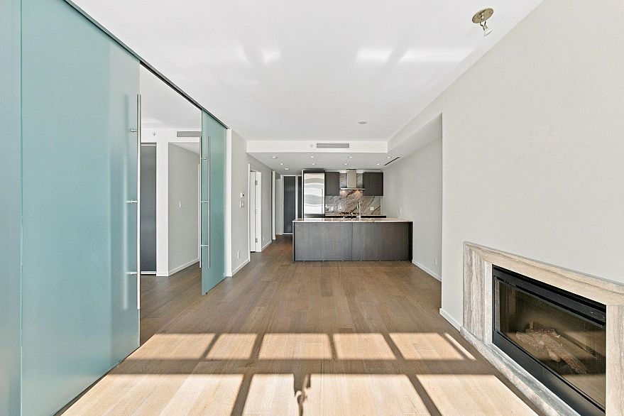 2506 1011 W Cordova Street