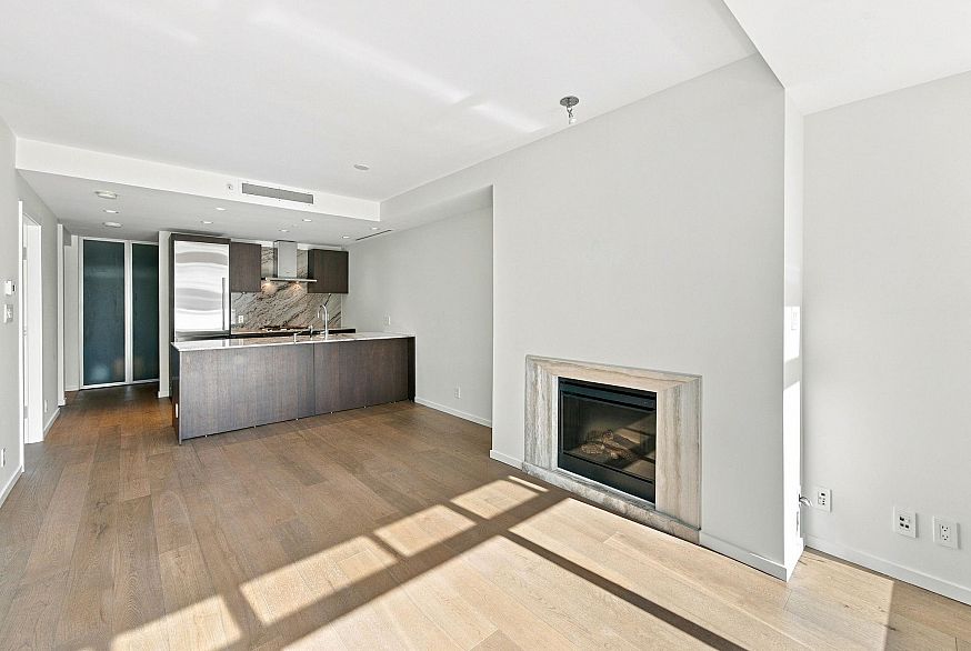 2506 1011 W Cordova Street
