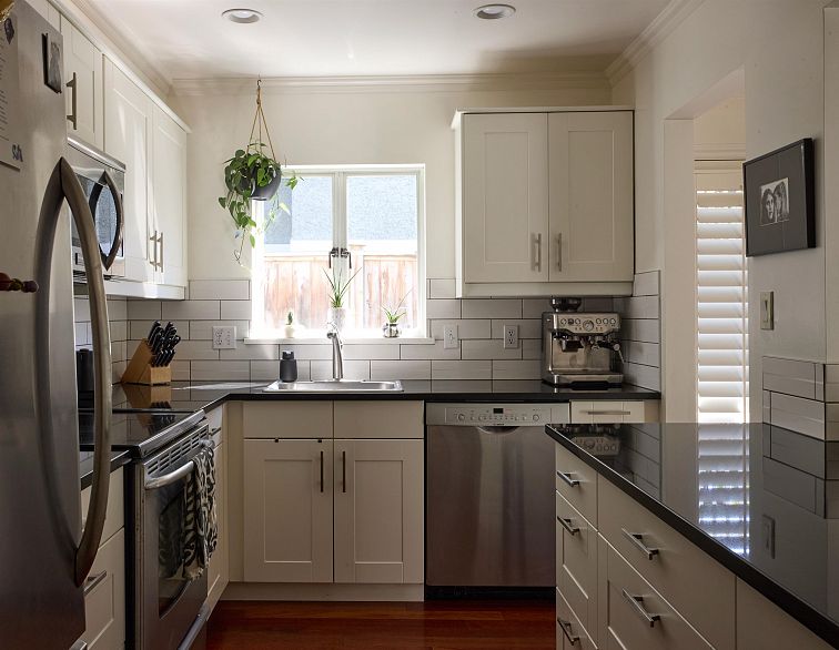 136 W 14th Avenue