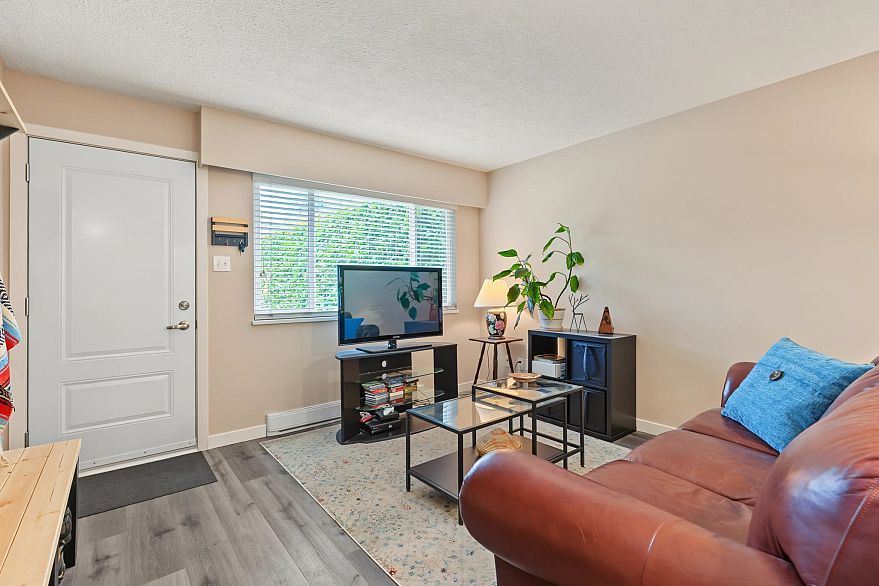 132-134 W 12th Avenue