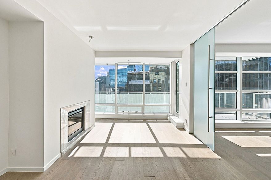 2506 1011 W Cordova Street