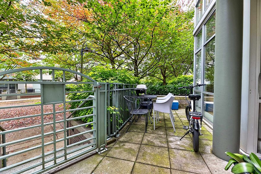 TH108 1288 Marinaside Crescent