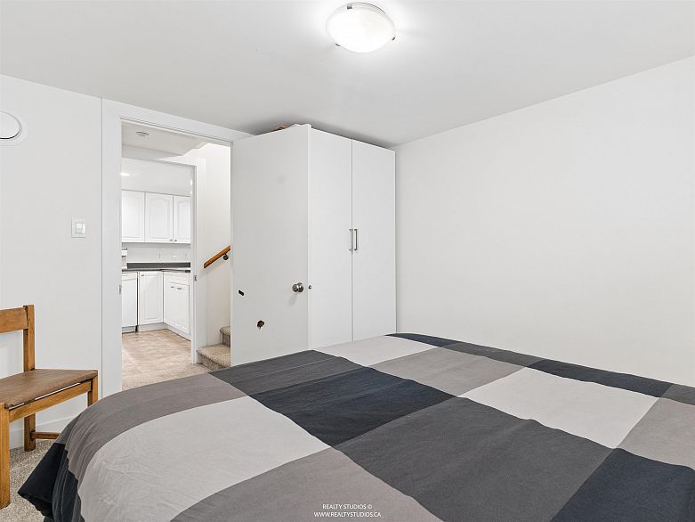 558 W 19th Avenue