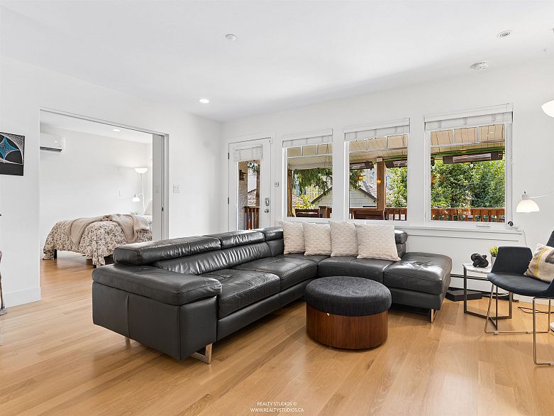 558 W 19th Avenue