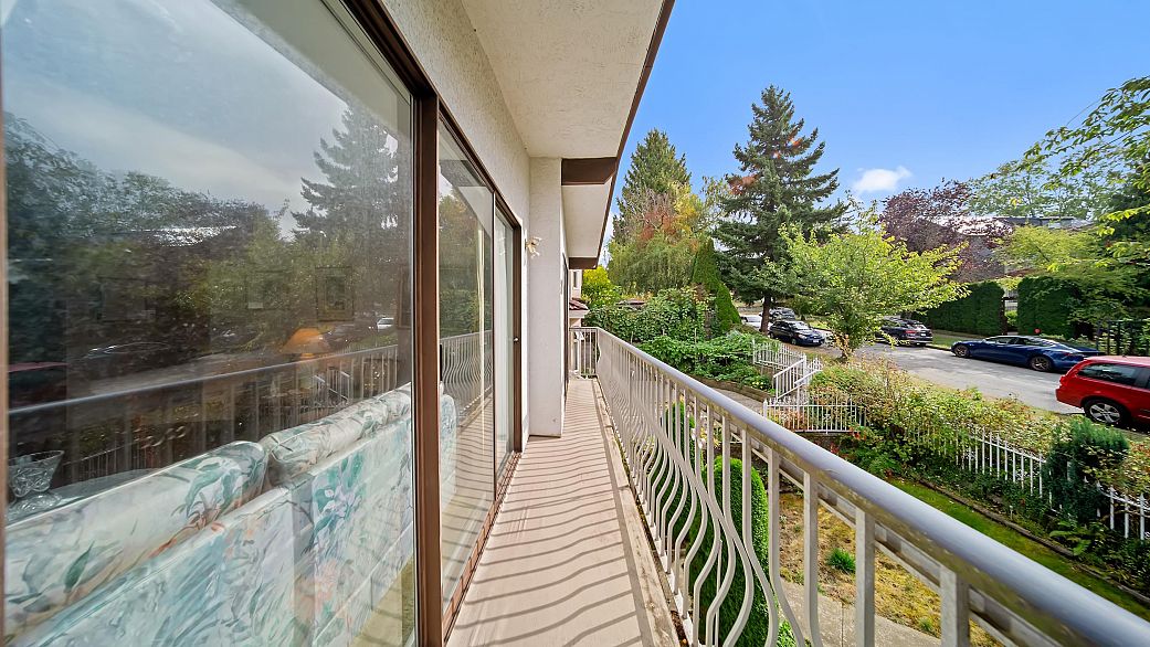 271 E 38th Avenue