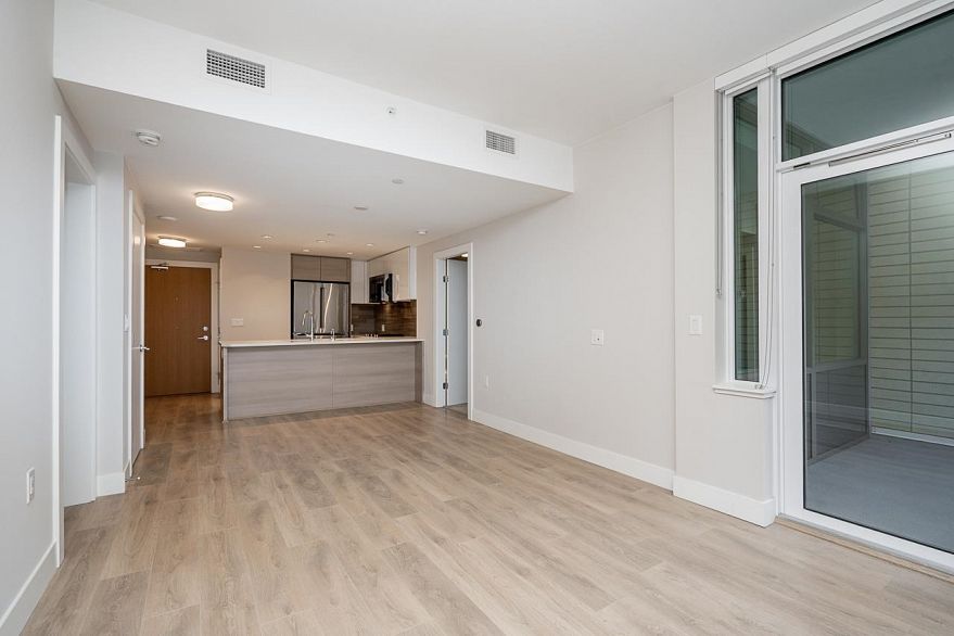 310 3451 Sawmill Crescent