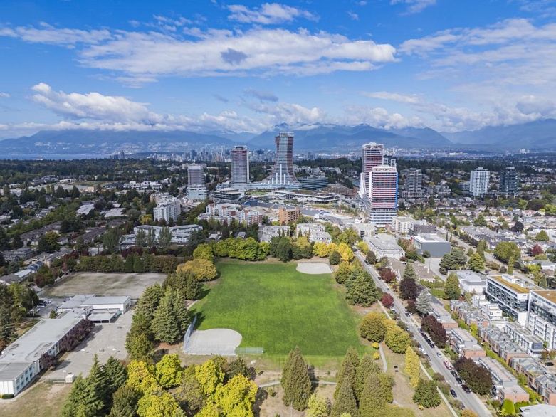506 6383 Cambie Street